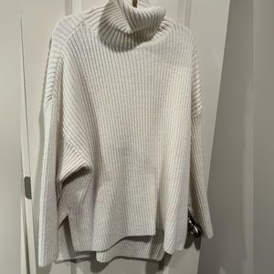 H&M White Oversized Sweater